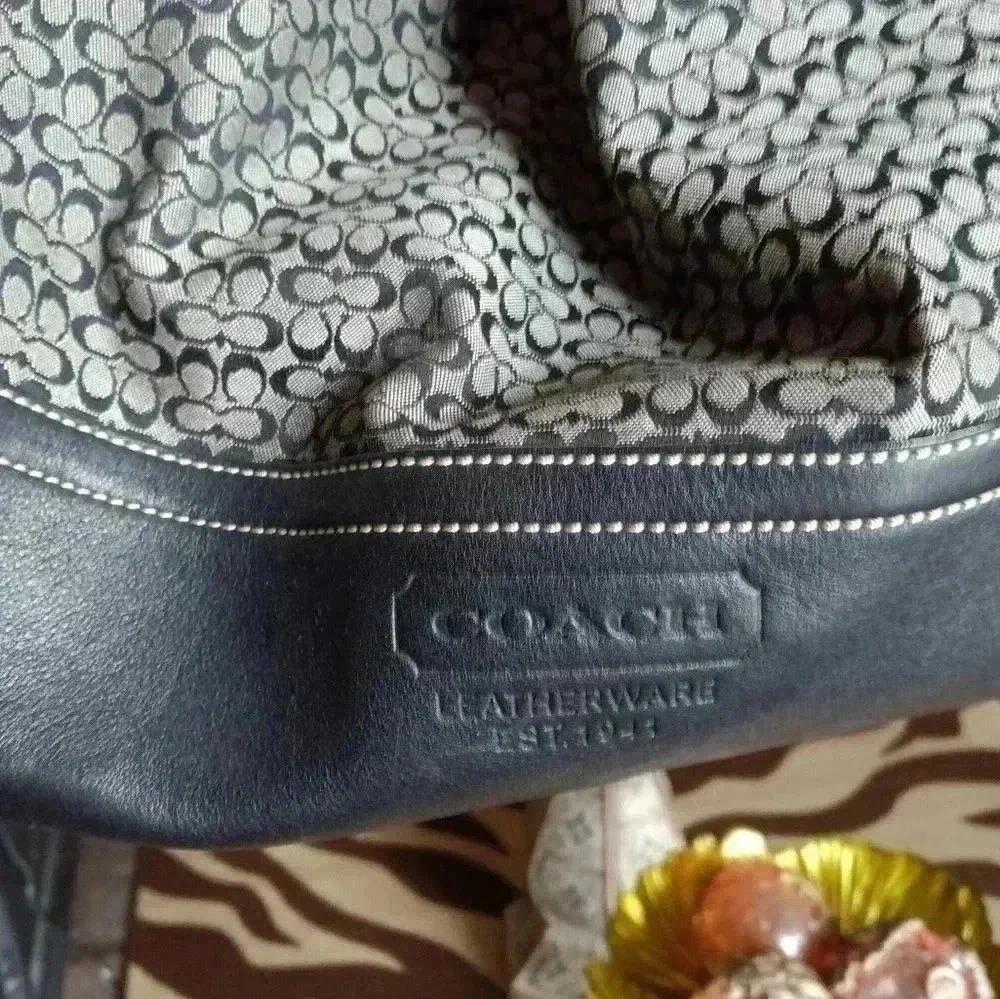 Coach Purse Vintage 90's Like New - Picture 4 of 4